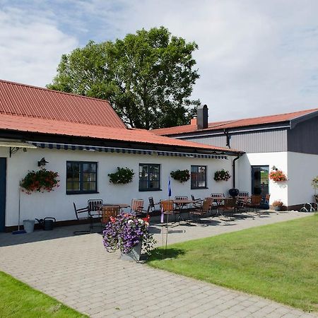 Oesterlens Karlsgard Löderup Buitenkant foto