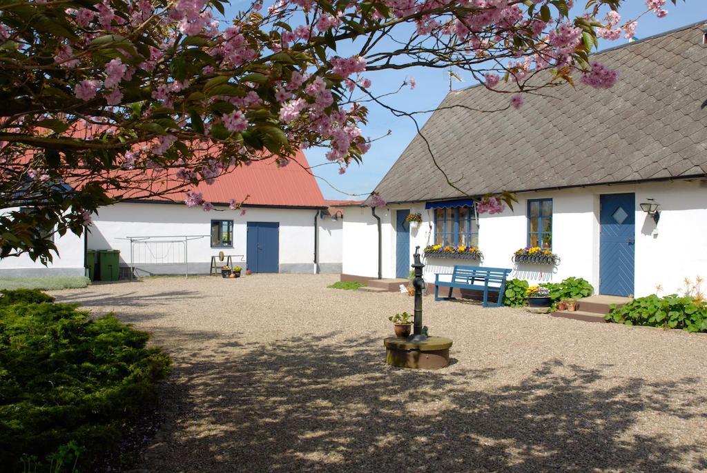 Oesterlens Karlsgard Löderup Buitenkant foto