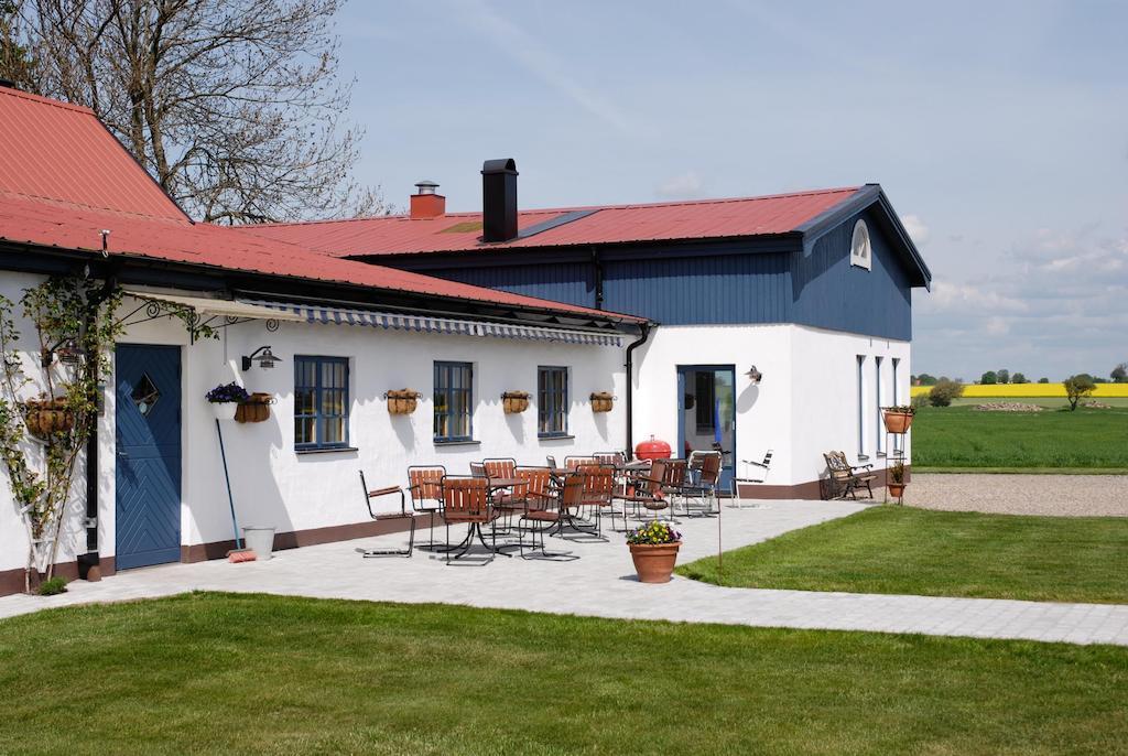 Oesterlens Karlsgard Löderup Buitenkant foto